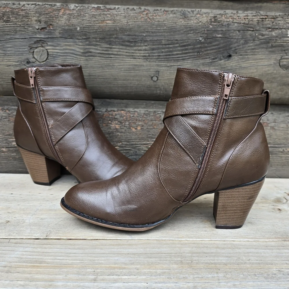 Nine West Dont Do It Y2K Western Boho Revival Harness Block Heel Bootie 8M